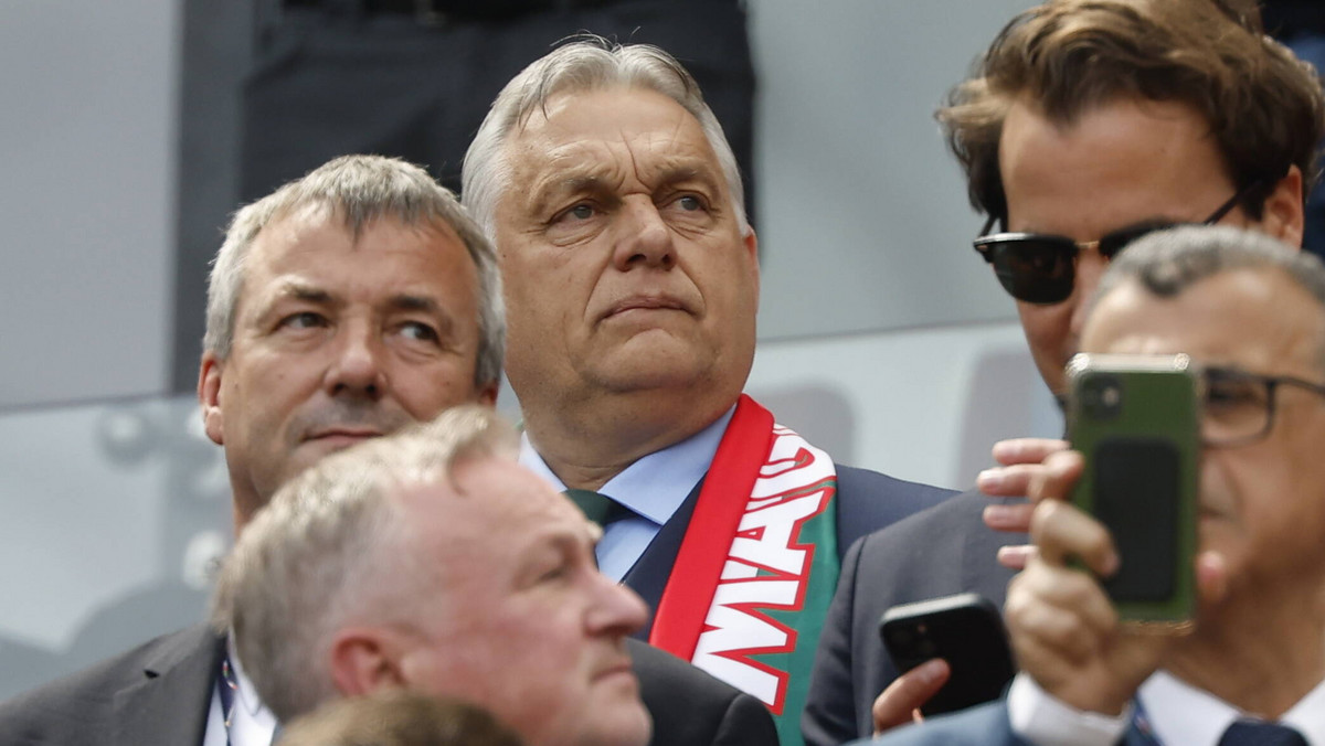 Viktor Orban wolał mecz niż szczyt pokojowy - Nietęga mina premiera w Szwajcarii!