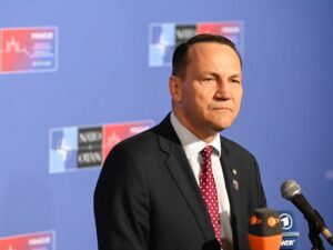 Sikorski chce stawić czoła Kaczyńskiemu. „Chciałbym go powyganiać”