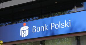 Istotne ostrzeżenie od PKO BP. Bank alarmuje o wiadomościach związanych z transakcjami