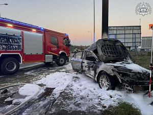 Tragiczne zdarzenie na Śląsku: Pożar samochodu. Kierowca nie żyje.