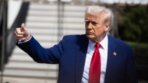Putinowski emisariusz w Waszyngtonie: Odsłania tajniki rozmów i wychwala Donalda Trumpa.