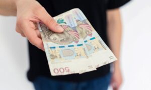 Grupa przestępcza dokonała oszustw VAT na kwotę przekraczającą 200 milionów złotych