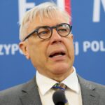Oto kilka propozycji unikalnych tytułów o zachowanym sensie:

1. „Nagrania ujawnione”. Giertych szeroko o tzw. taśmach Tuska  
2. „Rozmowy ujrzały światło dzienne”. Giertych szczegółowo komentuje taśmy Tuska  
3. Giertych komentuje szeroko tzw. taśmy Tuska: ujawniono rozmowy  
4. „Rozmowy wypłynęły”. Giertych dogłębnie analizuje taśmy Tuska  
5. Giertych zabiera głos po publikacji tzw. taśm Tuska: treść rozmów już znana