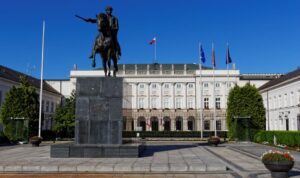 Ciemne prognozy dla polityki. Jak Polacy oceniają współpracę Nawrockiego z rządem?
