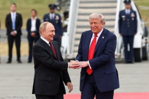 Putin stanął obok Trumpa. Zaskakujące pytanie na spotkaniu – rosyjski przywódca nieoczekiwanie zareagował gestem