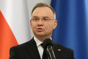 Na zakończenie kadencji Duda przyznał wyjątkowe premie swoim pracownikom