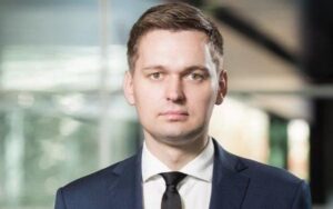 Działania zmierzające do osłabienia polskiej waluty