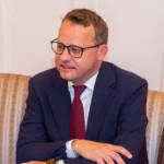 Romanowski na Węgrzech – w polskim biurze częstuje papryką