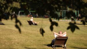 Czeka nas babie lato, ale jeszcze musimy uzbroić się w cierpliwość. Później temperatury mogą przekroczyć 20 stopni