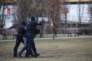 Sprawa sprzed 24 lat na nowo rozpatrywana. Czy Adrian W. odebrał życie Karolinie? "Obecnie odbywa wyrok za podobną zbrodnię"