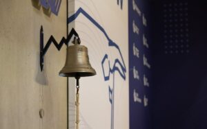 Fala emisji akcji na GPW jesienią. Firmy korzystają z wysokich wycen