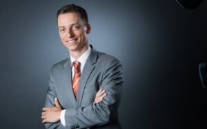 Oto kilka propozycji przeredagowanego tytułu, zachowujących sens i unikalność: 1. Czy era złotej gorączki właśnie dobiega końca? 2. Czy złota gorączka naprawdę się już kończy? 3. Czy złotym żniwom nadchodzi kres? 4. Czy czas złotej gorączki właśnie przemija? 5. Czy to już ostatni rozdział złotej gorączki?