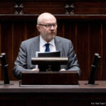 Wiceminister ds. migracji rezygnuje ze stanowiska w rządzie