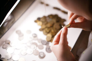 Na co zwracać uwagę przy sprzedaży złotych monet?