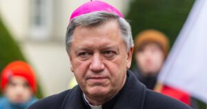 Oto kilka propozycji unikalnych tytułów o podobnym sensie: 1. Świąteczne orędzie Episkopatu Polski – Przemówienie arcybiskupa 2. Episkopat Polski z przesłaniem na święta. Arcybiskup przekazał orędzie 3. Świąteczne wystąpienie arcybiskupa – Przesłanie od Episkopatu Polski 4. Orędzie arcybiskupa na święta: przesłanie Episkopatu Polski 5. Episkopat Polski ogłasza świąteczne orędzie – Głos arcybiskupa Wybierz wariant najlepiej pasujący do kontekstu artykułu!